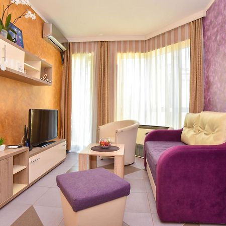 Apartment Golden Lavender บุดวา ภายนอก รูปภาพ