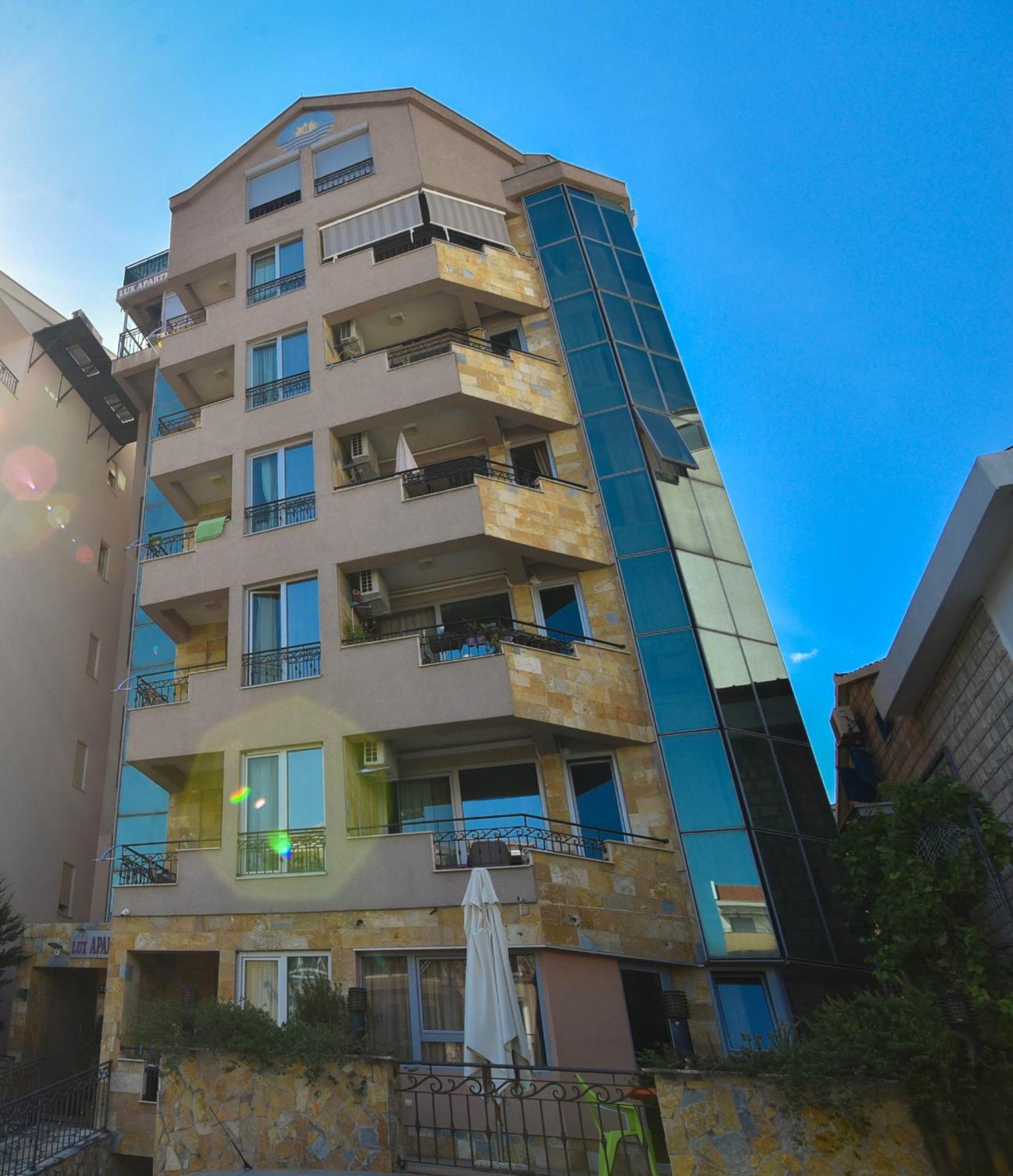 Apartment Golden Lavender บุดวา ภายนอก รูปภาพ