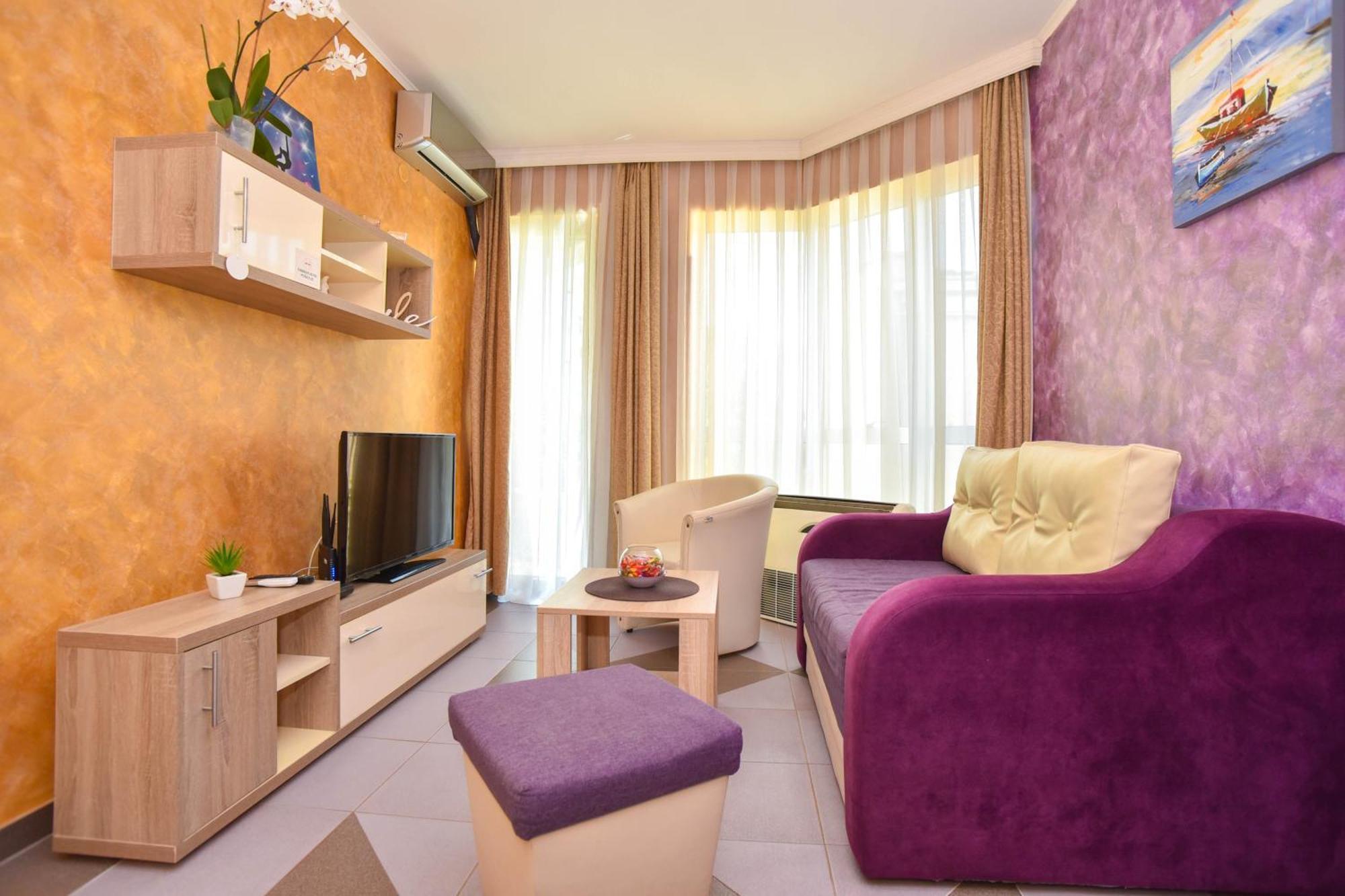 Apartment Golden Lavender บุดวา ภายนอก รูปภาพ