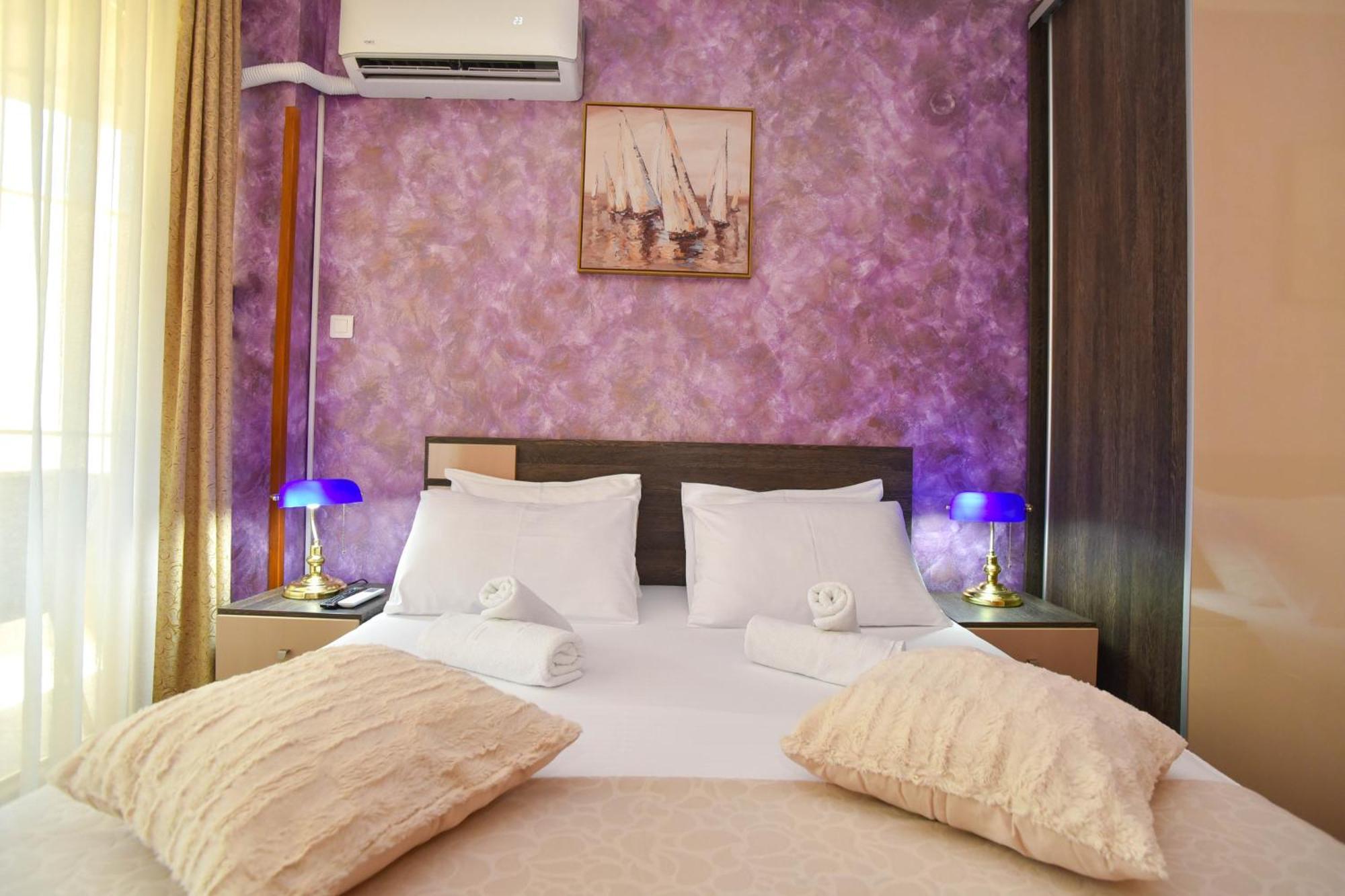 Apartment Golden Lavender บุดวา ภายนอก รูปภาพ