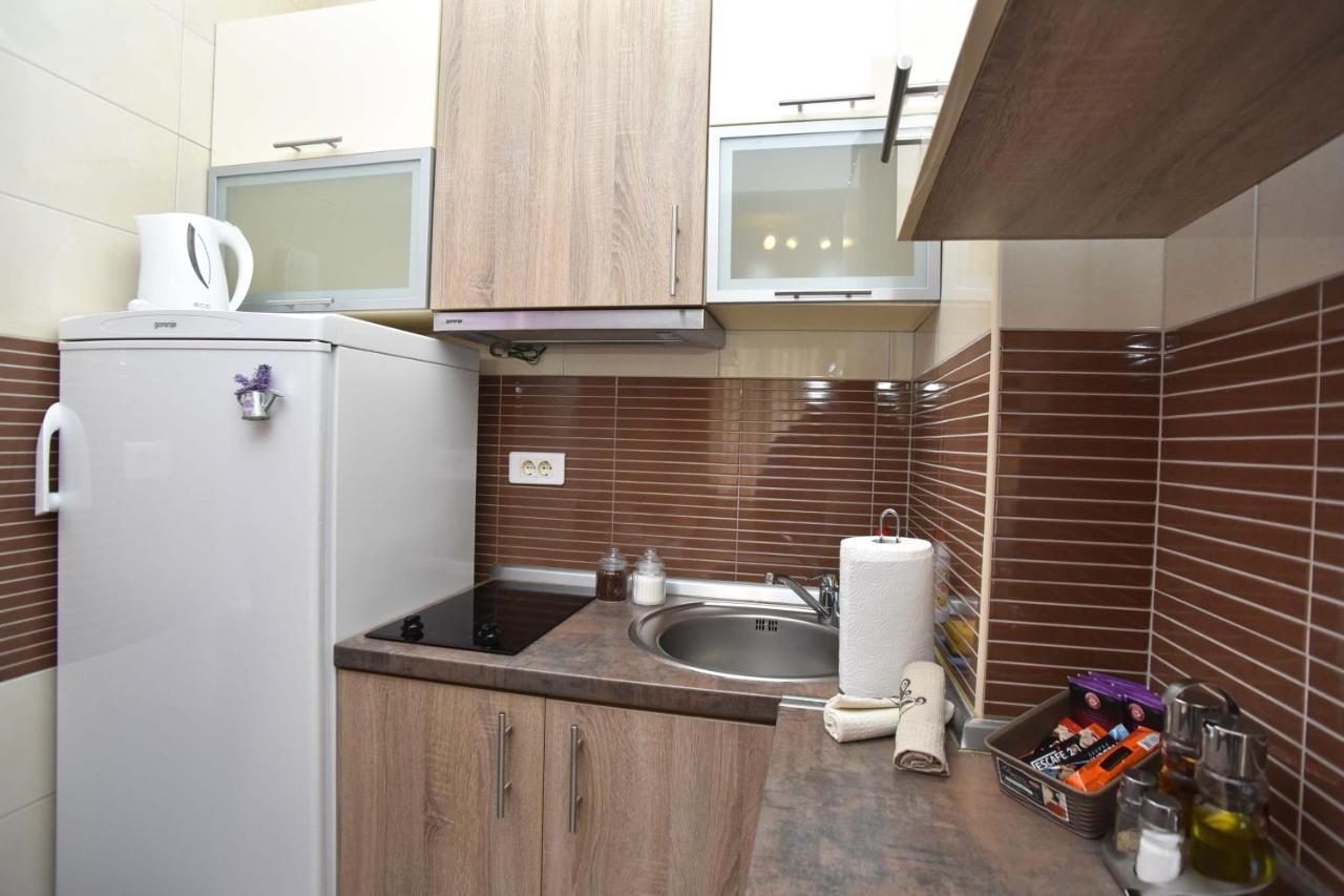 Apartment Golden Lavender บุดวา ภายนอก รูปภาพ