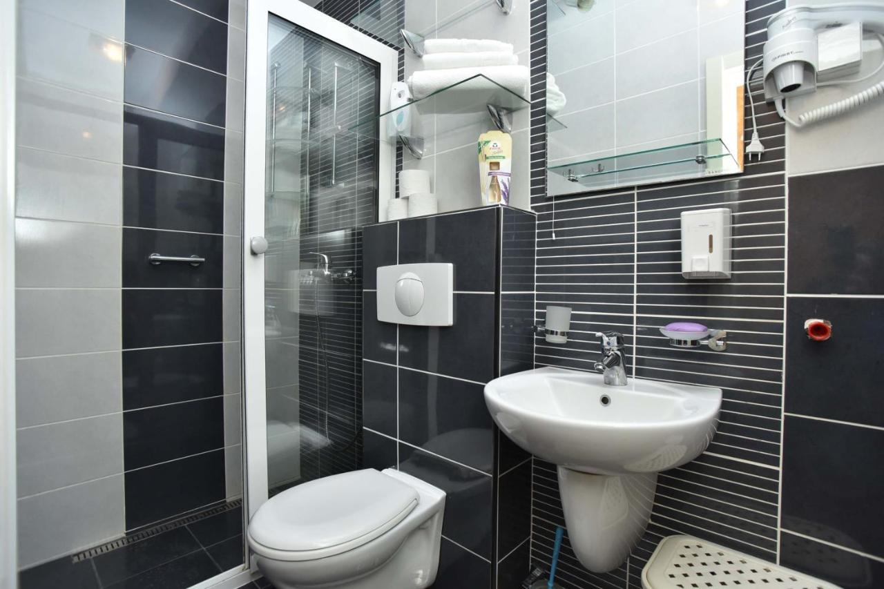 Apartment Golden Lavender บุดวา ภายนอก รูปภาพ